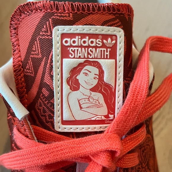 Adidas Y2K Disney Moana Red Graphic Stan Smith Sneakers - Picture 2 of 8